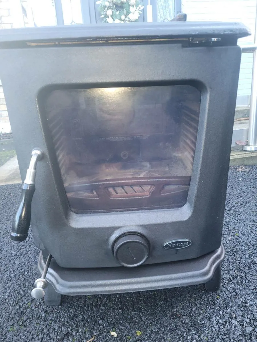 Heritage Ashford solid fuel stove - Image 1