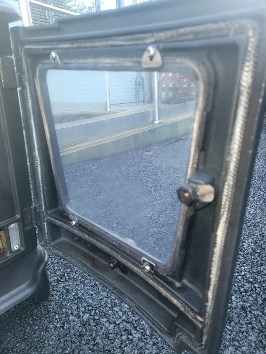 Heritage Ashford solid fuel stove - Image 3