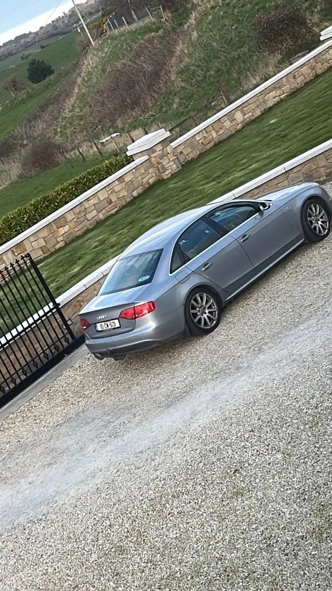 Audi A4 2010 - Image 2
