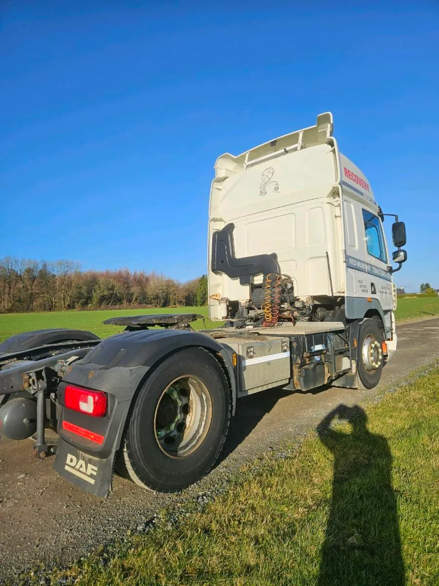 DAF  TRACTOR  UNIT  and low loader - Image 4