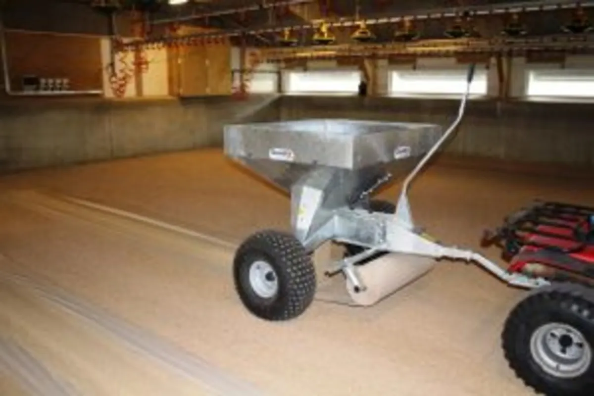 New Quad-X Chick Feeder - Image 2