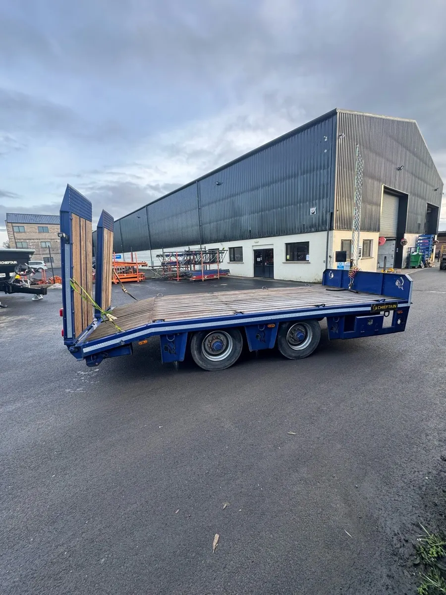 Chieftain 11,700kg gross commercial midi Lowloader - Image 4