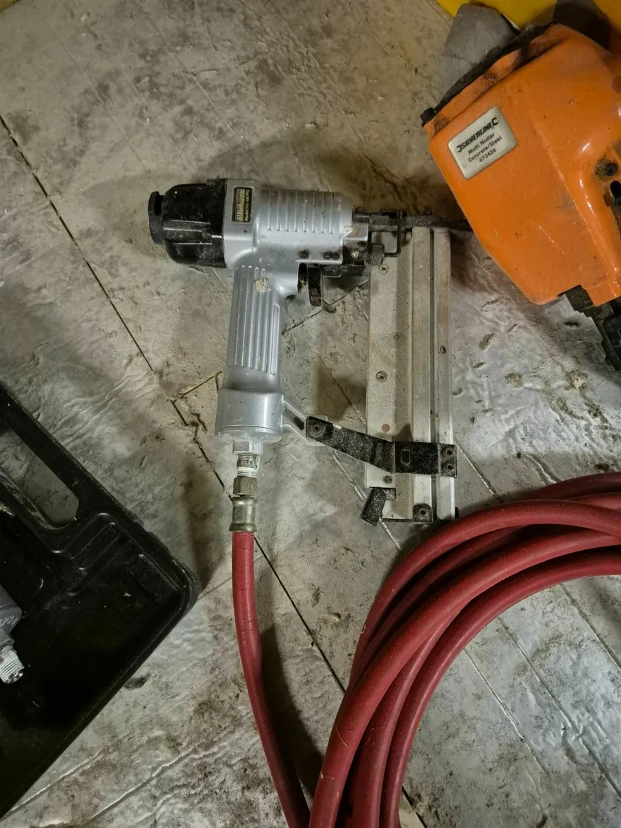 Nail guns  and compressor - Image 2