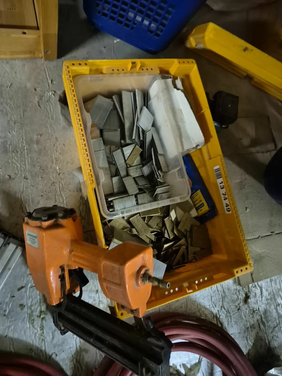 Nail guns  and compressor - Image 3