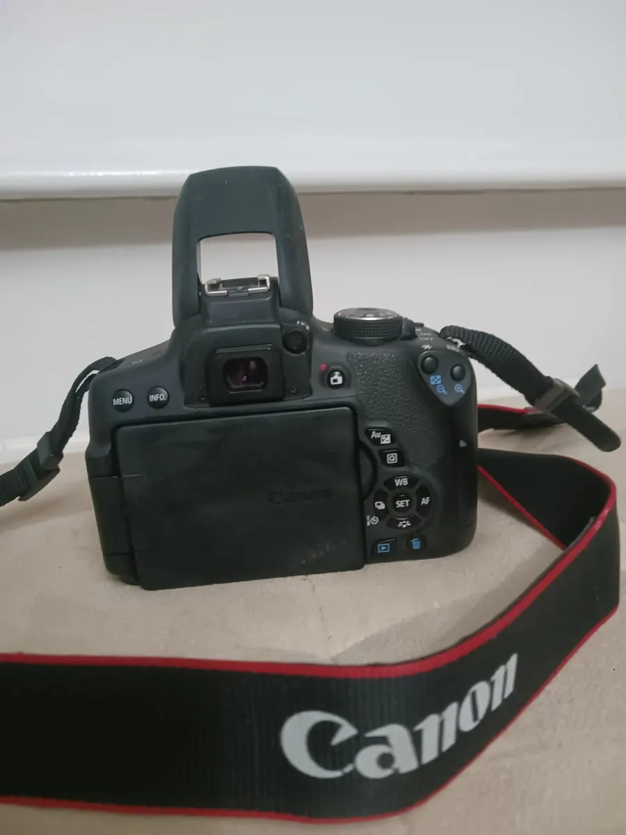 Canon EOS 750D DSLR Camera – Full Kit + 3 Lenses - Image 2