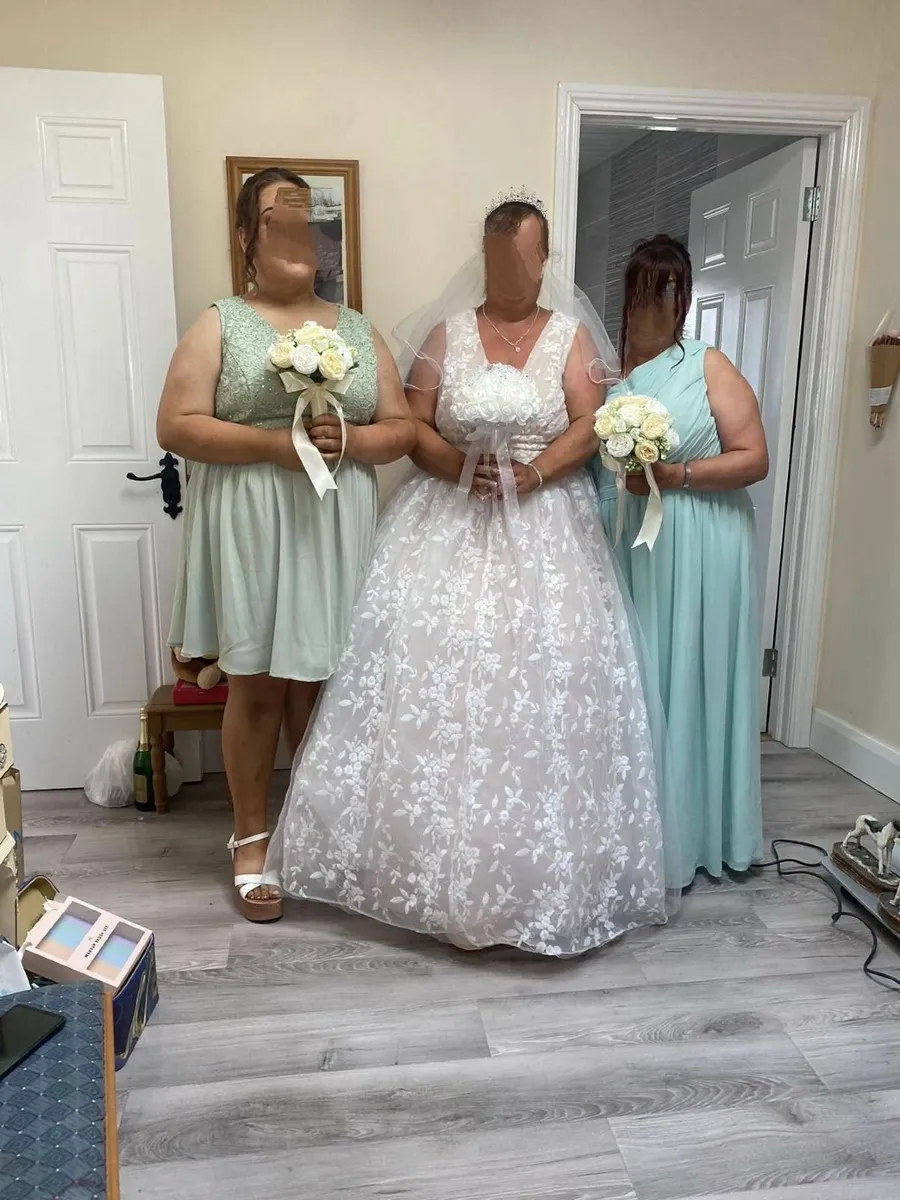 Wedding dress package - Image 1