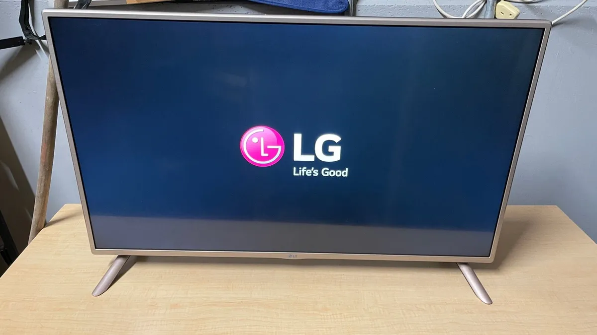 Lg Tv - Image 1