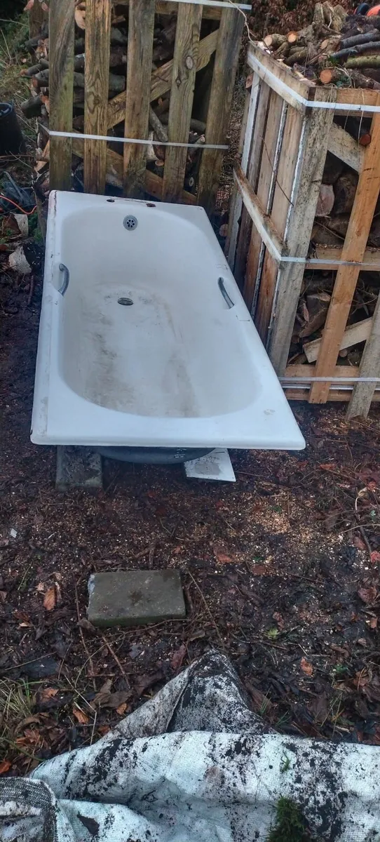 Cast iron bath - Image 2