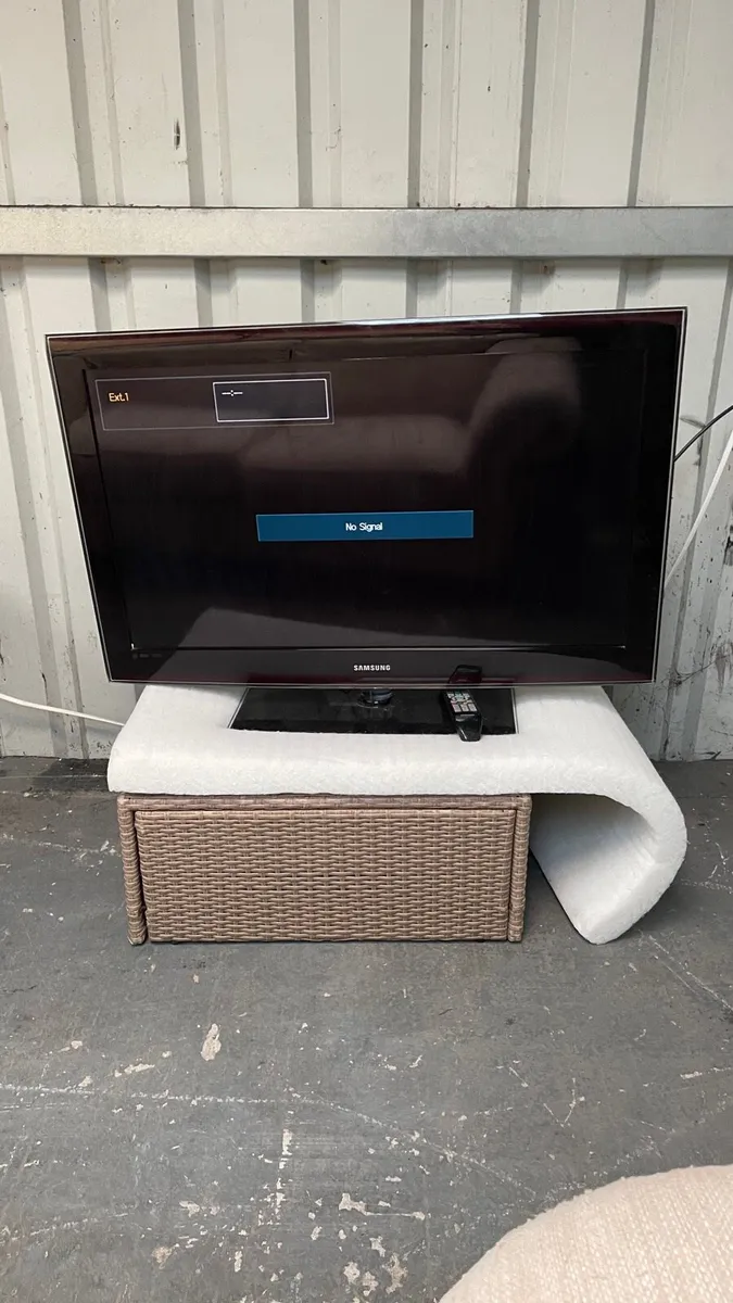 Samsung tv - Image 1