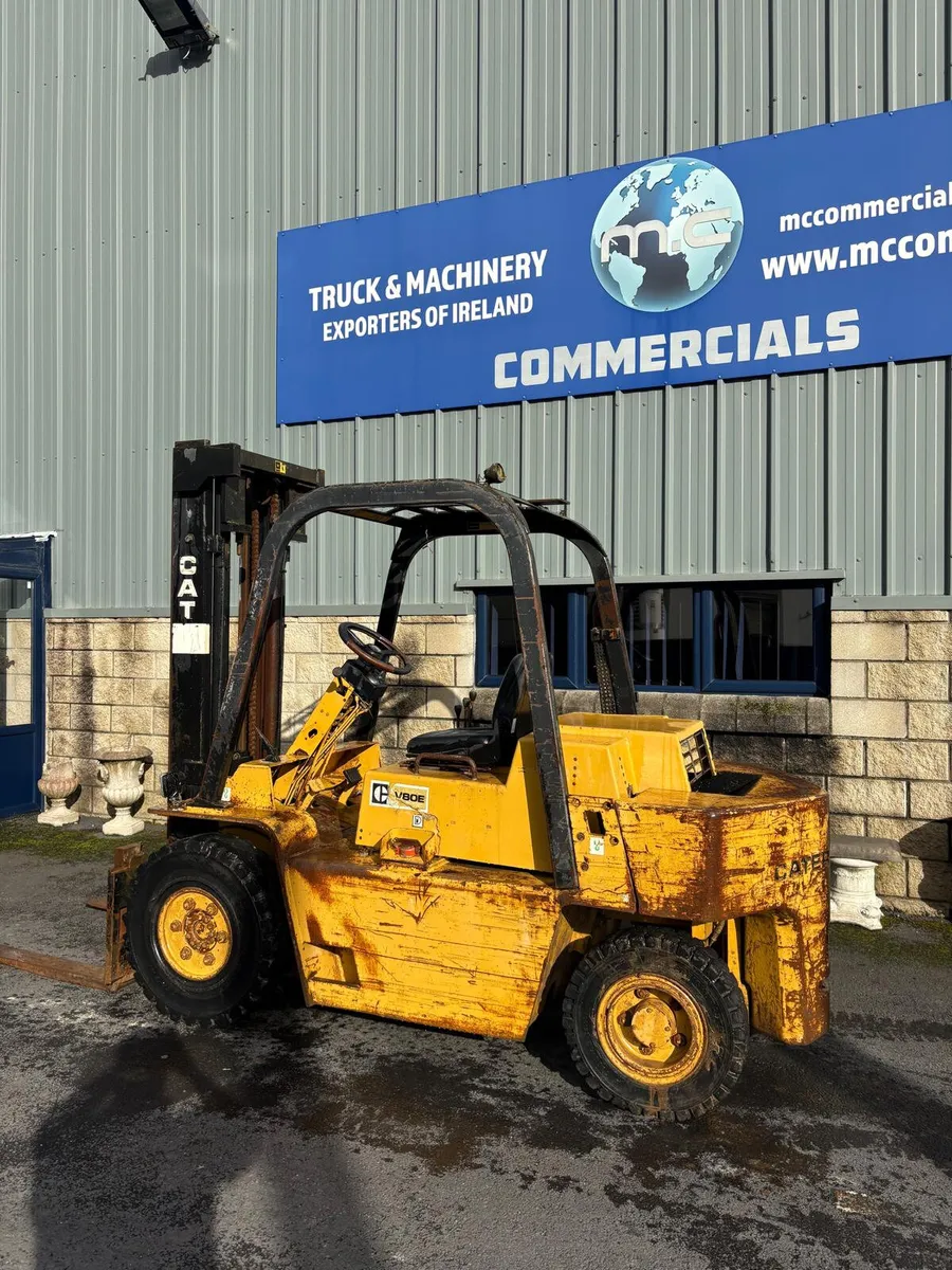 For Sale: 4 Ton Caterpillar Forklift - Image 3