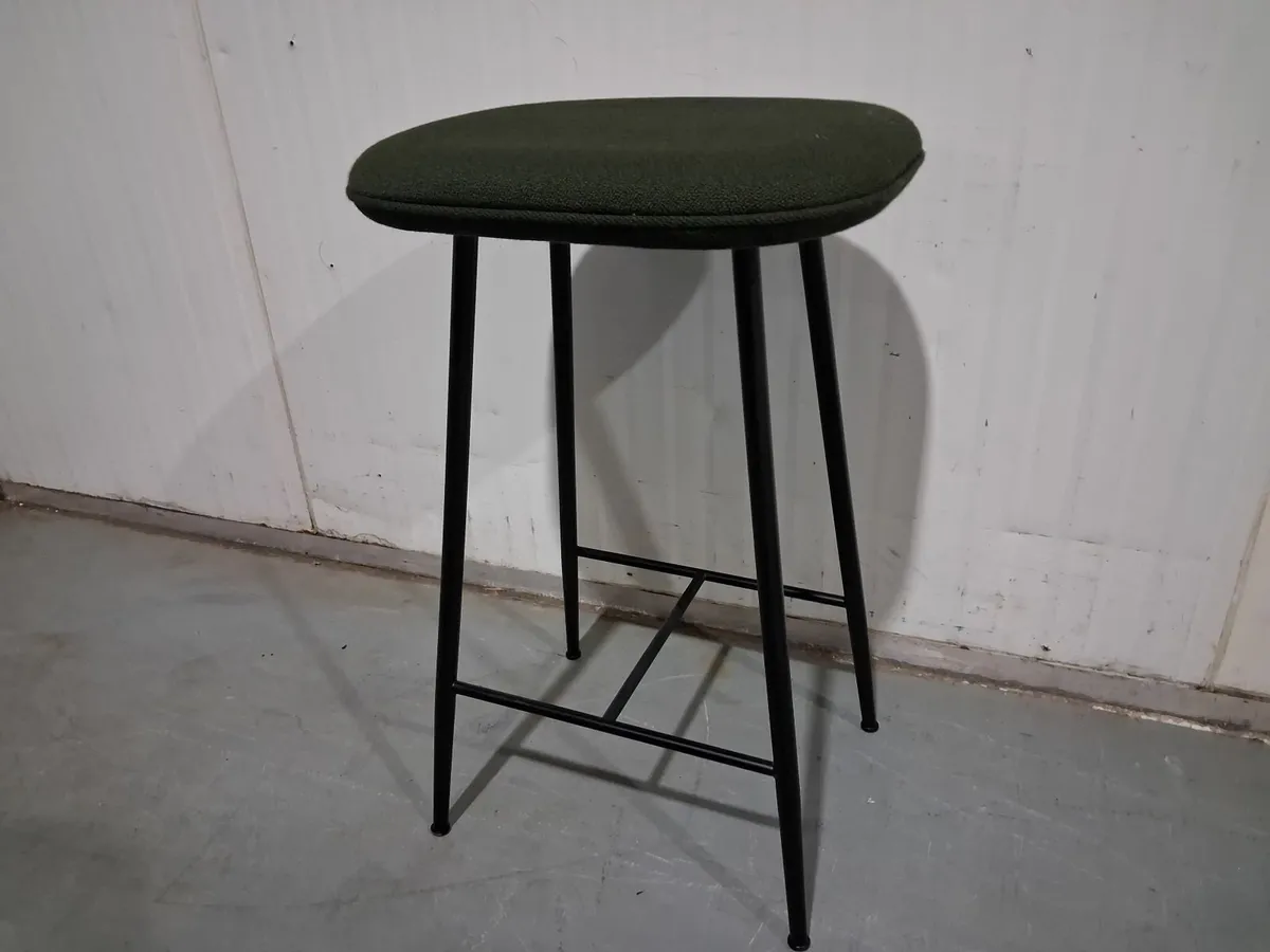 Online Auction Of A High Stool & More! - Image 4