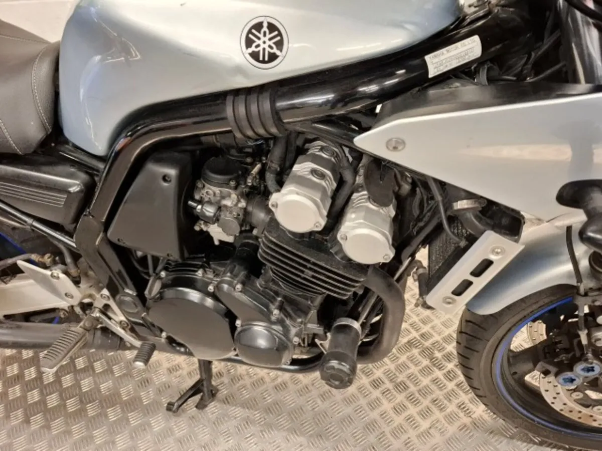 Yamaha Fazer 600 - Image 4
