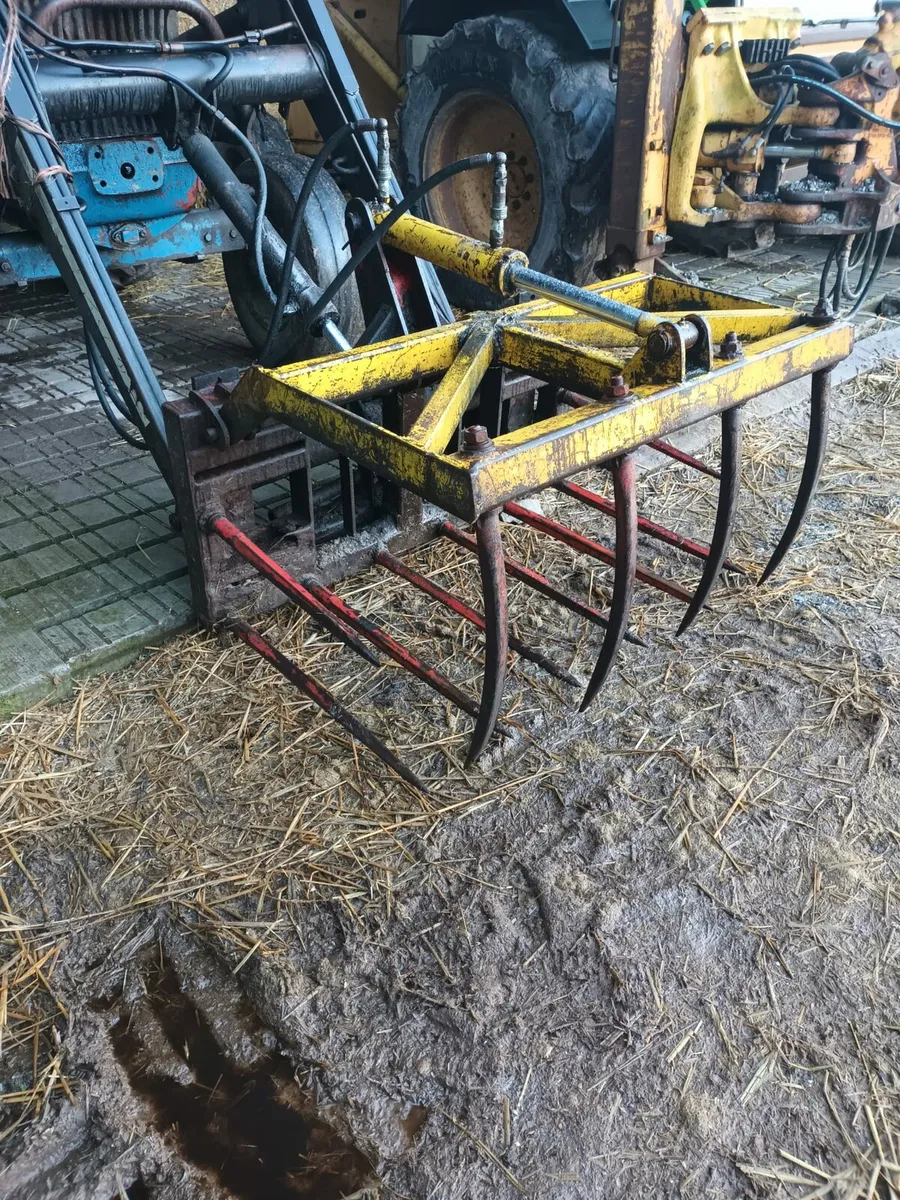 Tine grab silage or dung 4ft + bucket - Image 1