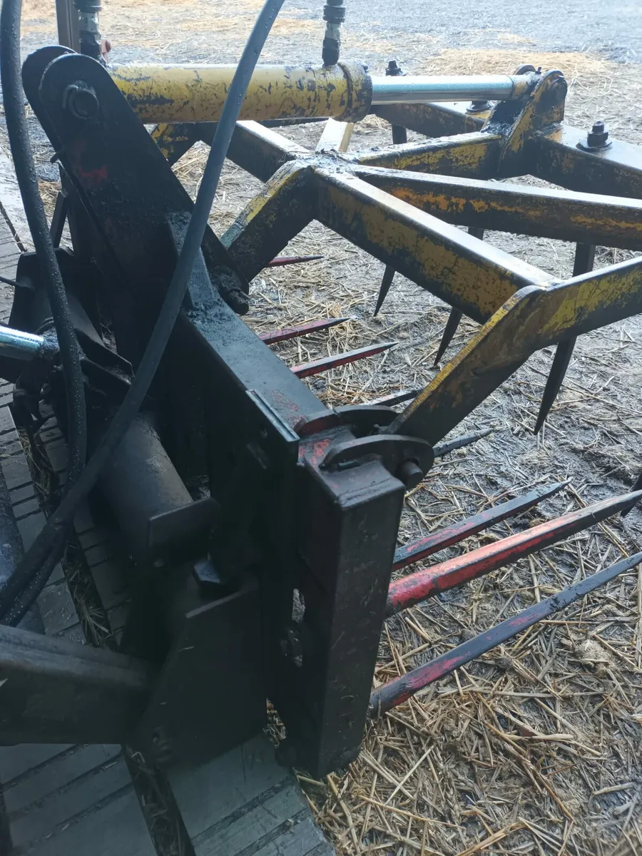 Tine grab silage or dung 4ft + bucket - Image 3