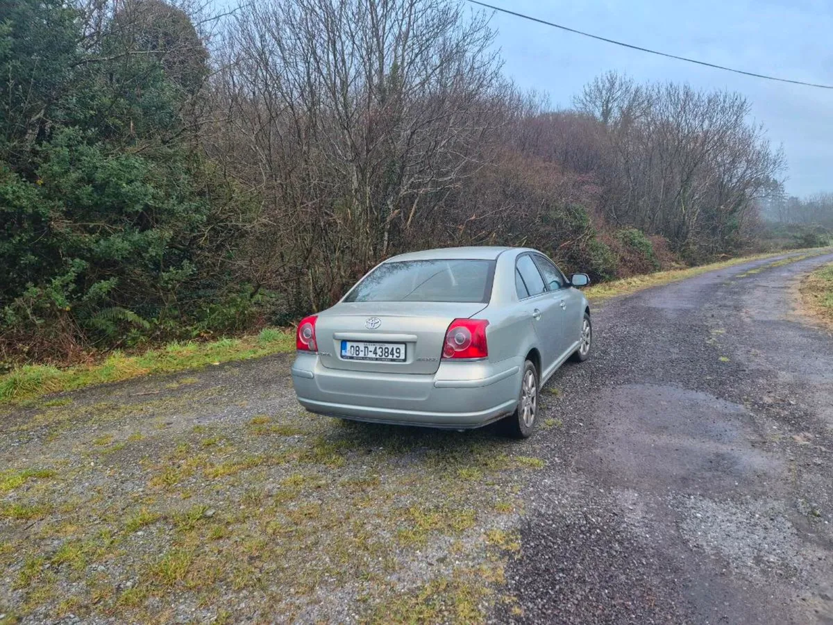 08 Toyota Avensis - Image 4