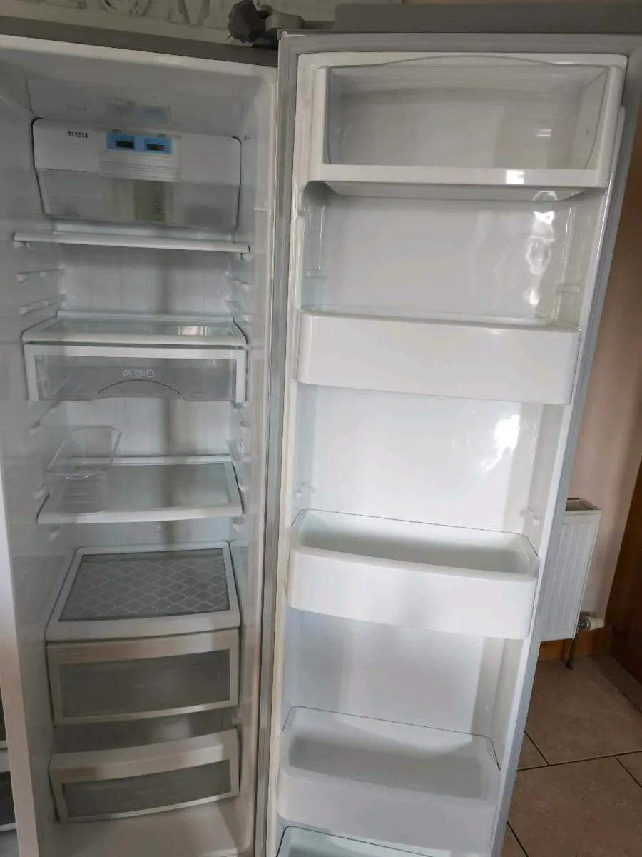 American fridge freezer Lg ( no plumbing required) - Image 4