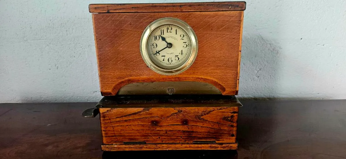 ANTIQUE CLOCK - Image 1