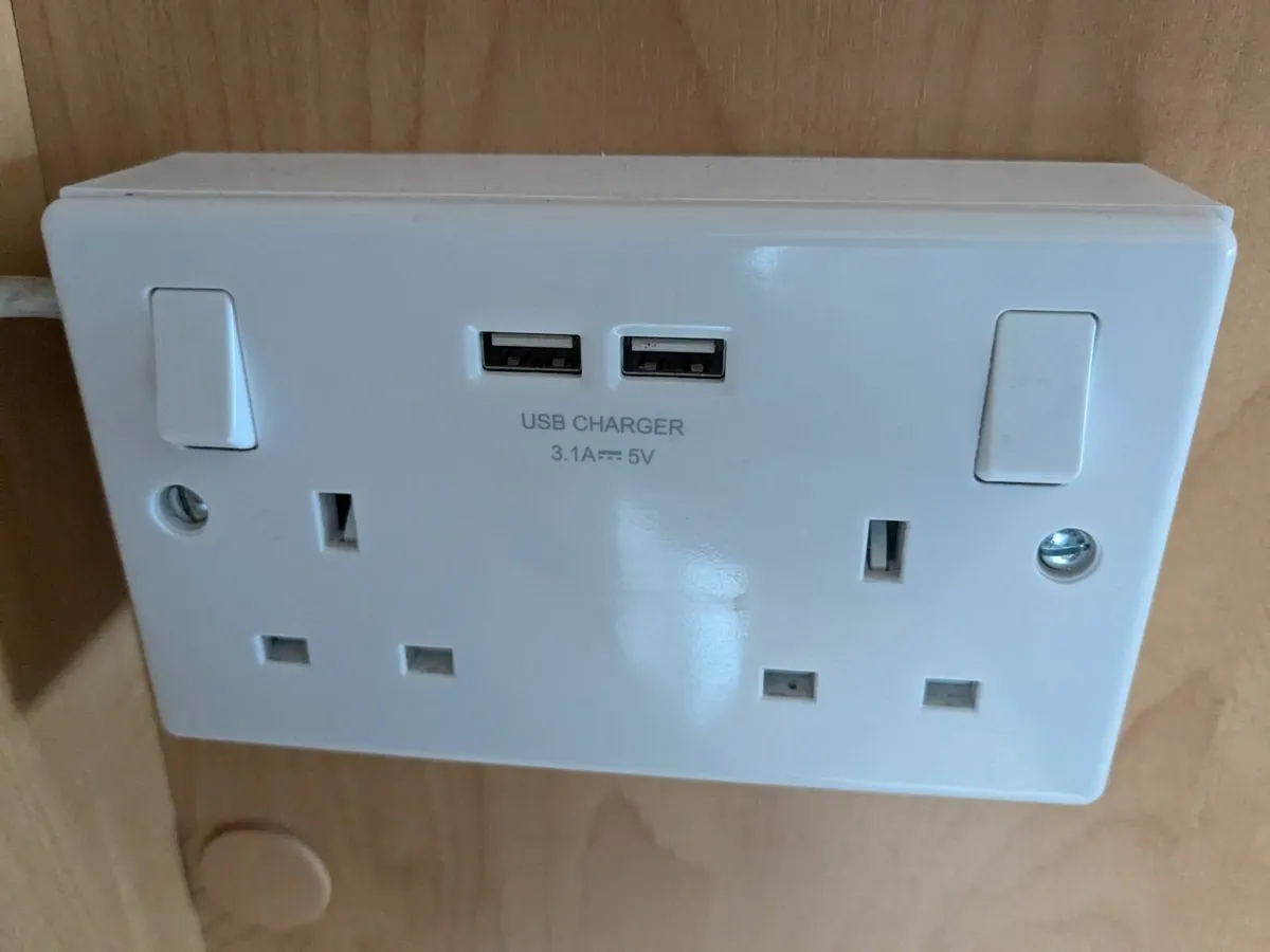 Caravan for rent - Image 3