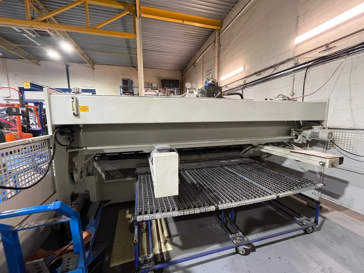 Guillotine for sale - Image 3