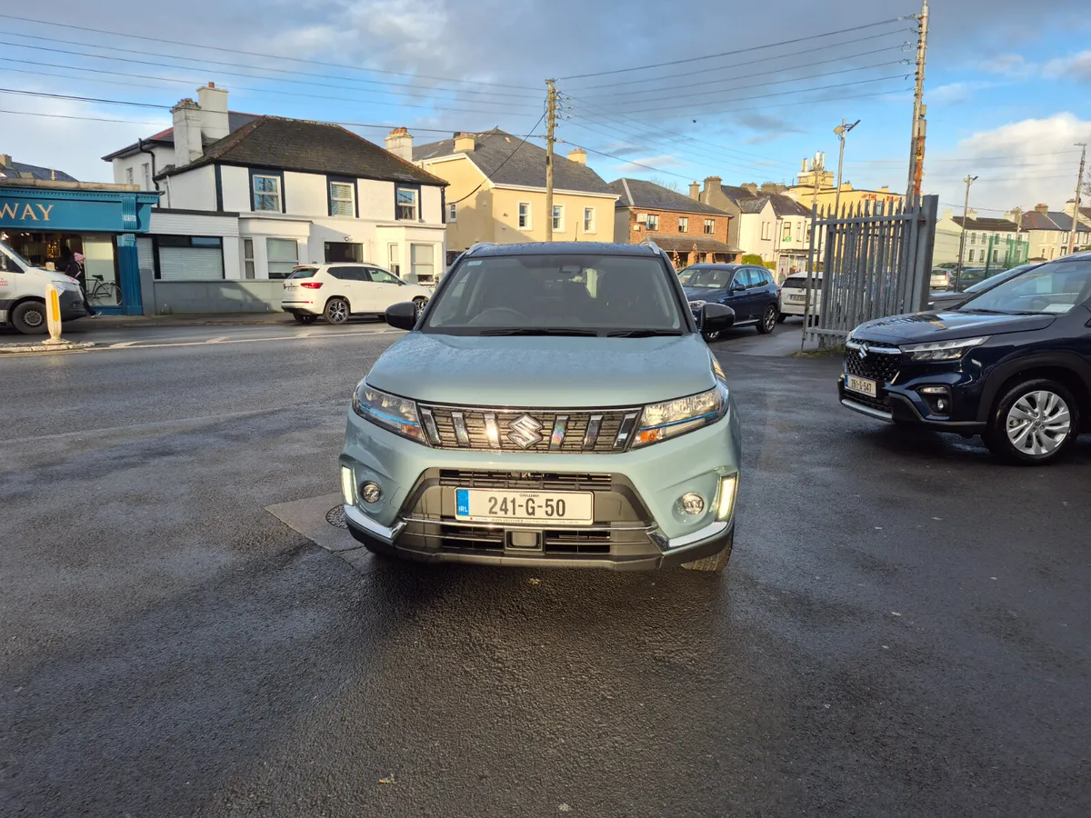 Suzuki Vitara  SZT Hybrid - Image 3