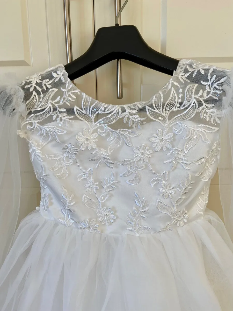 Never worn Communion Dress - Image 3