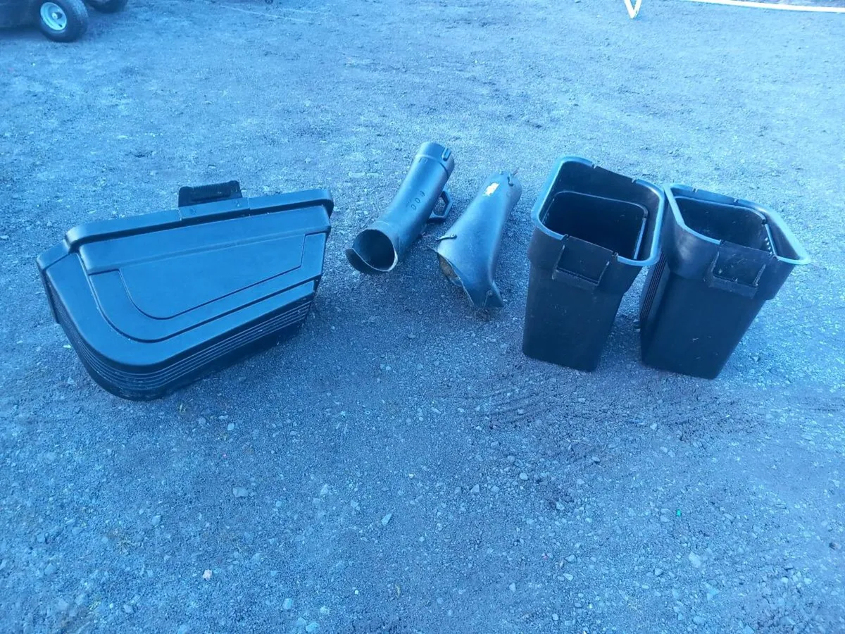 Husqvarna/craftsman grass collection unit - Image 2