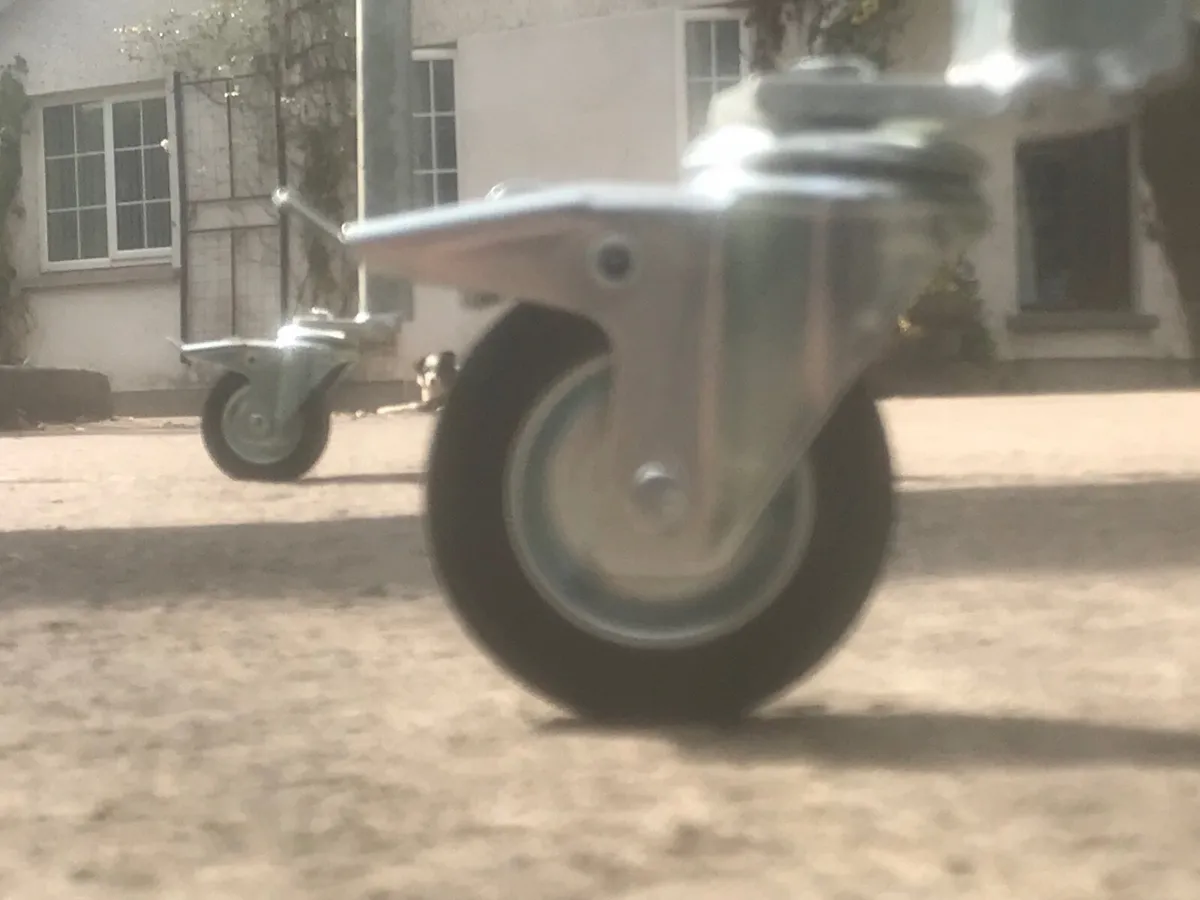 Cheapest Covered in clothes line around - Image 3