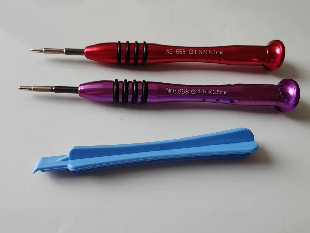 Nintendo Switch Opening Screwdriver Set - Image 1