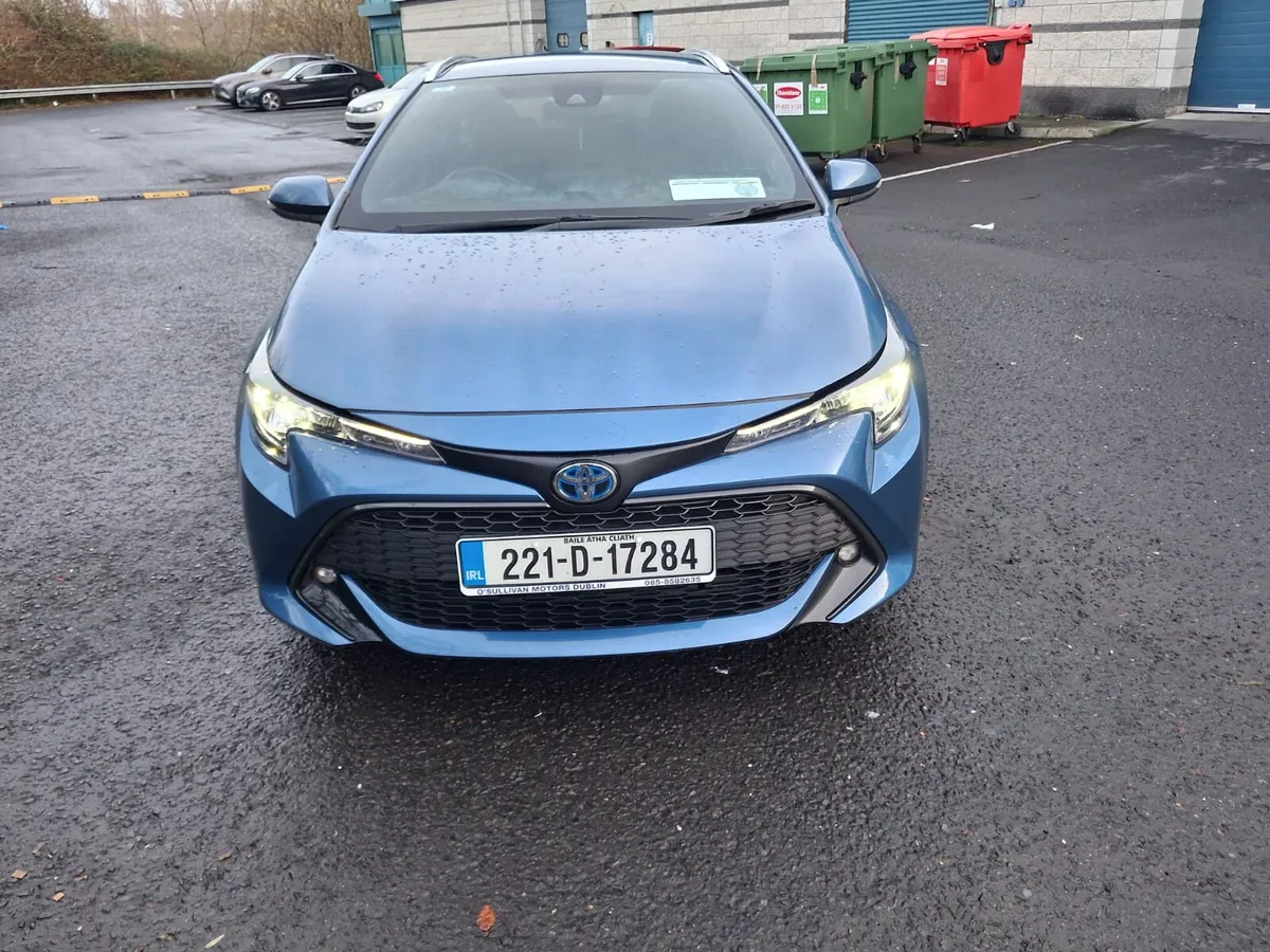TOYOTA COROLLA LUNA / 2022 / 1.8 Petrol Hybrid - Image 2