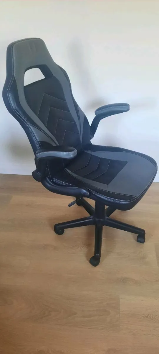 Gaming chair - Image 2