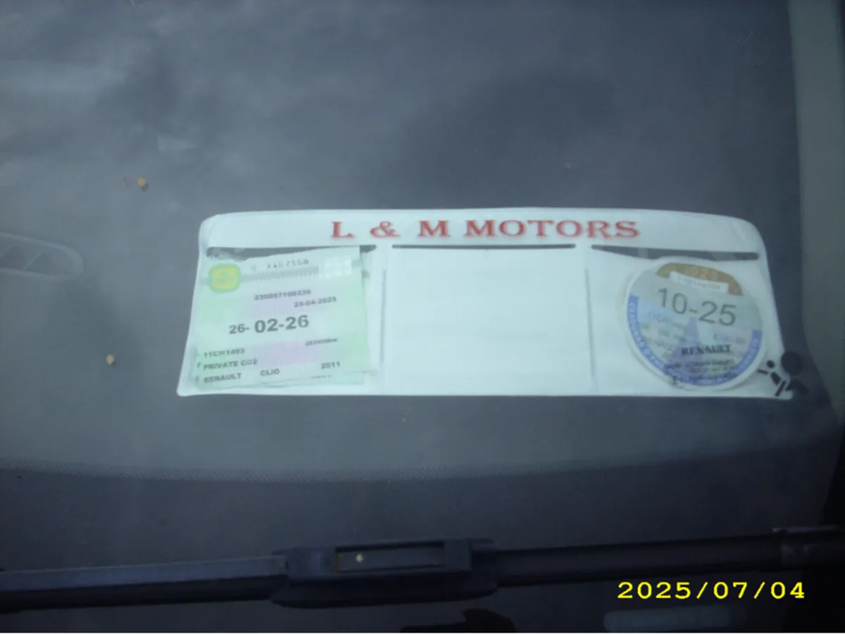 Renault Clio III 1.5 DCI 90 TOMTOM 4DR - Image 3