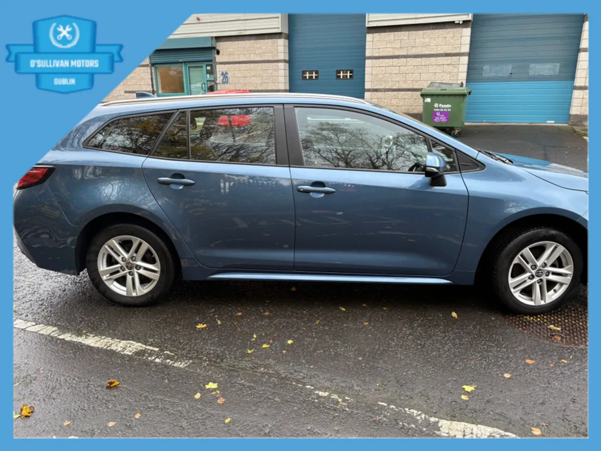 Toyota Corolla LUNA/2022/IRISH CAR/1.8 PETROL HYBR - Image 4