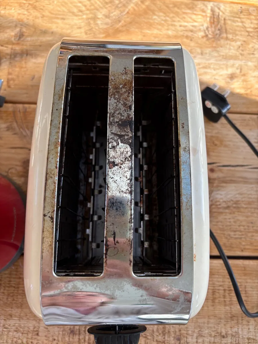 Kenwood Kettle / Russell Hobbs Toaster - Image 3