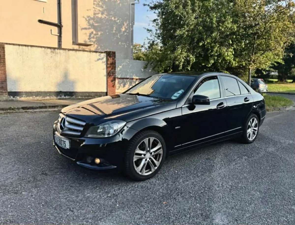 Mercedes Benz - Image 1