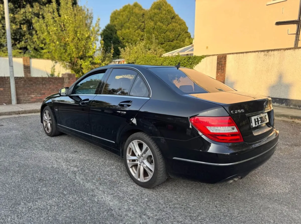 Mercedes Benz - Image 4