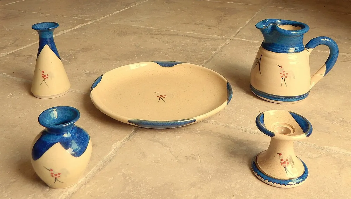 Selection of 5 Mucros Pottery Pieces - Image 1