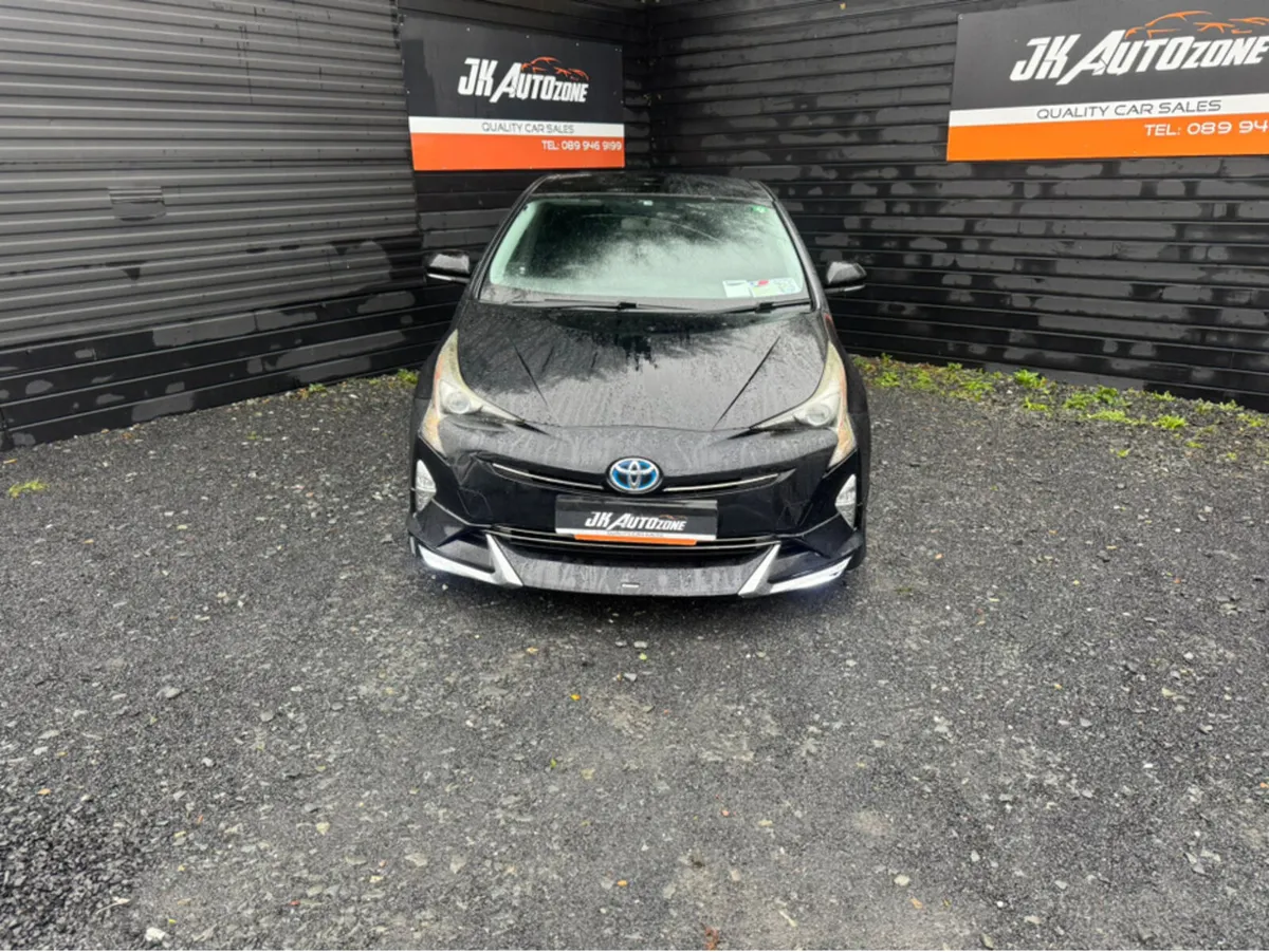 Toyota Prius 1.8 HYBRID 5DR - Image 2