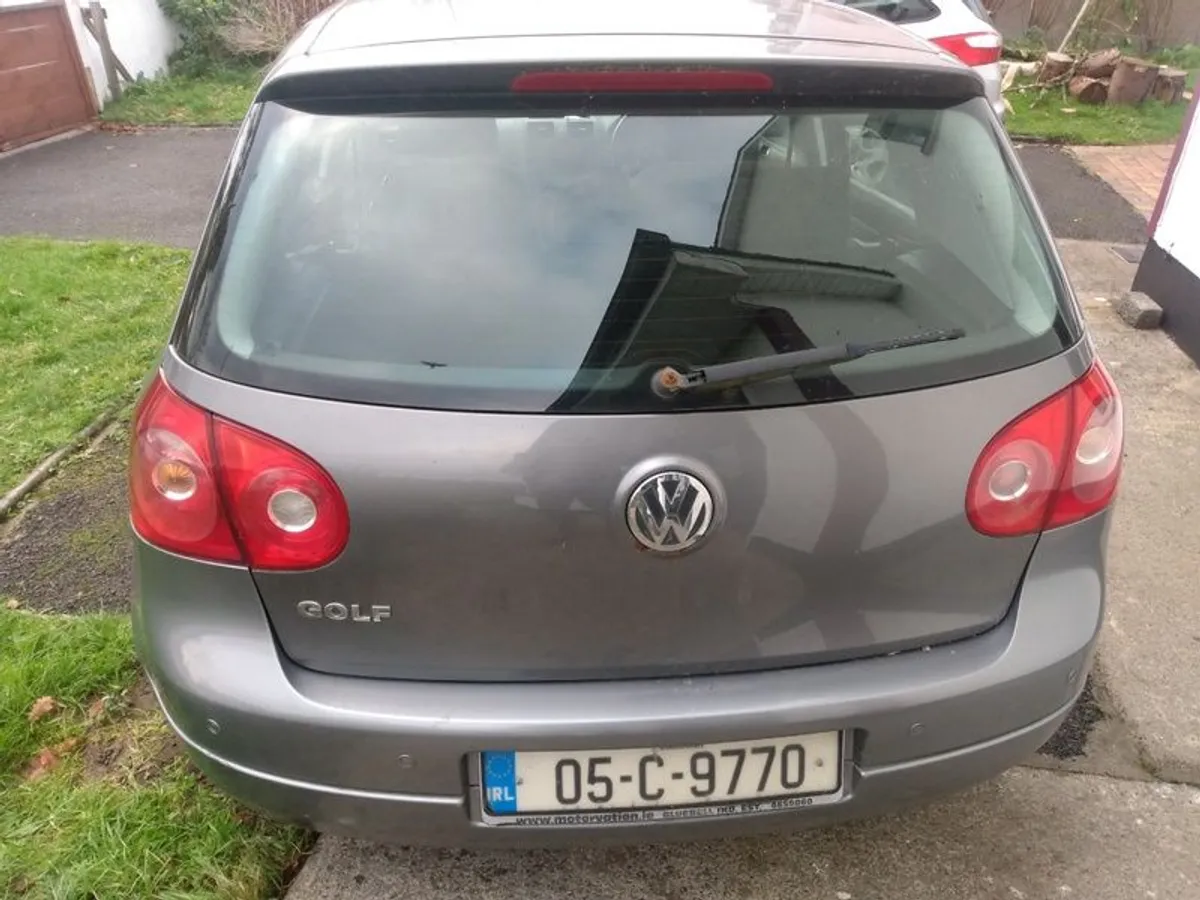 2005 Volkswagen Golf - Image 4