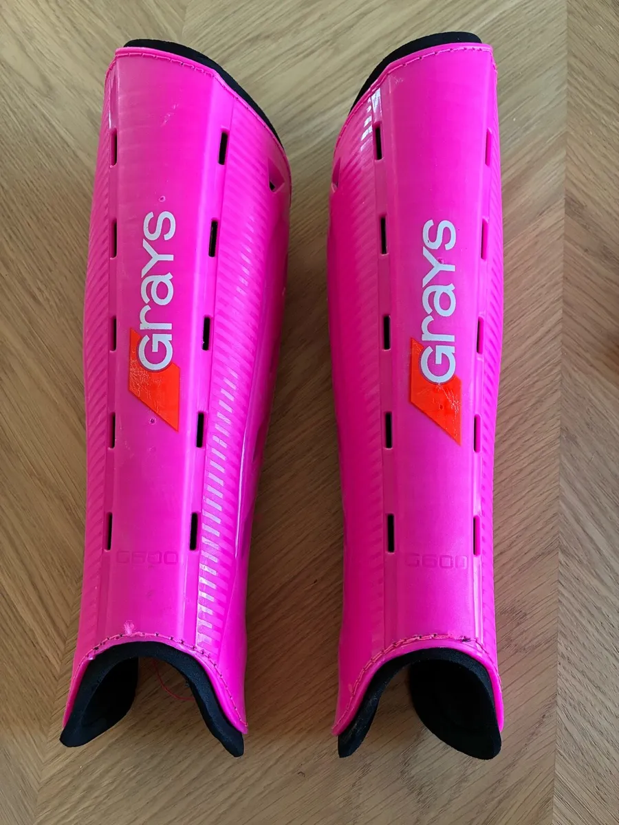 Grays medium hockey shinguard