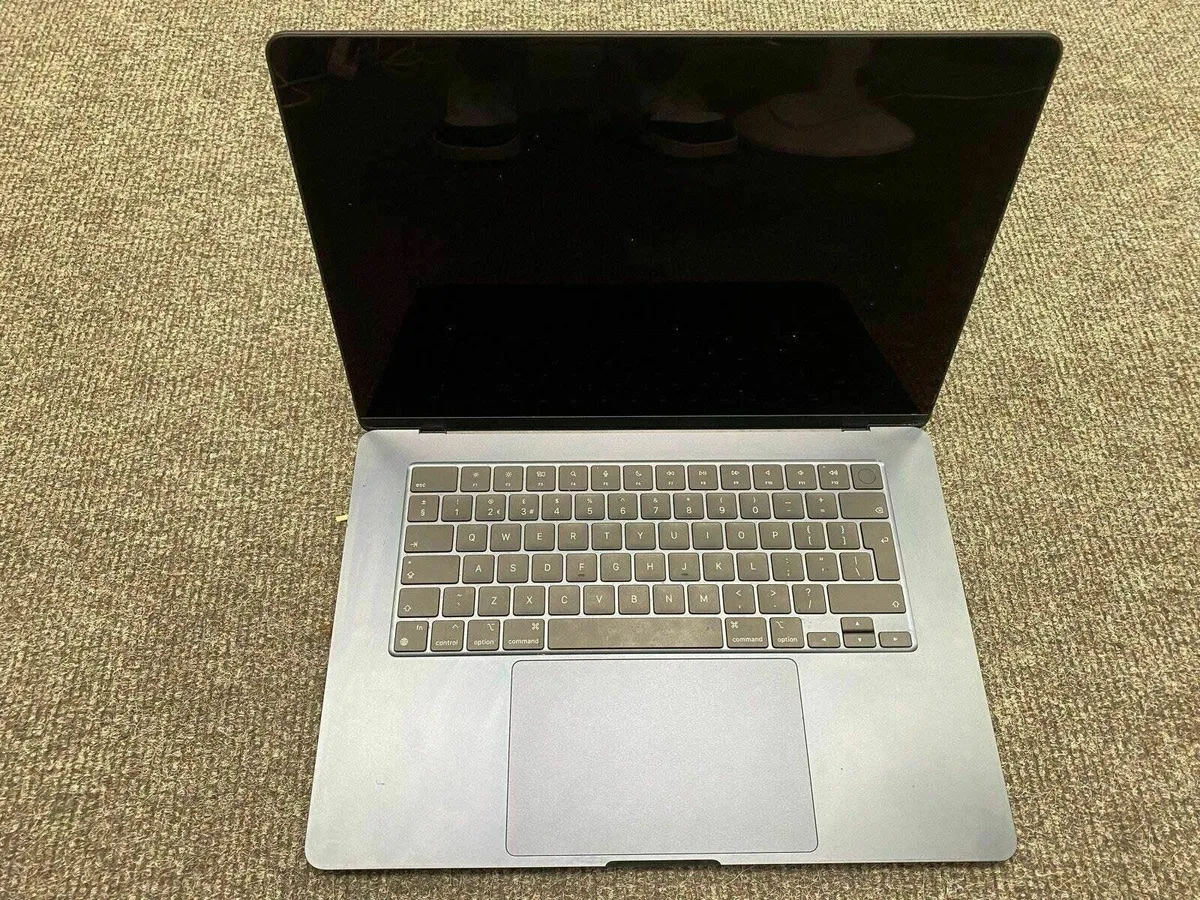 MacBook Air M2 15 Inch A2941 Boxed - Image 2