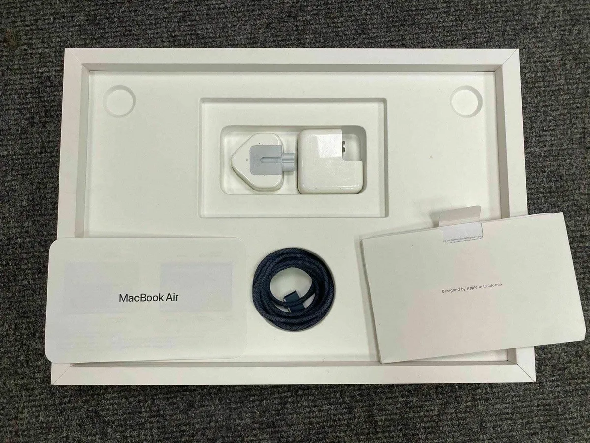 MacBook Air M2 15 Inch A2941 Boxed - Image 4