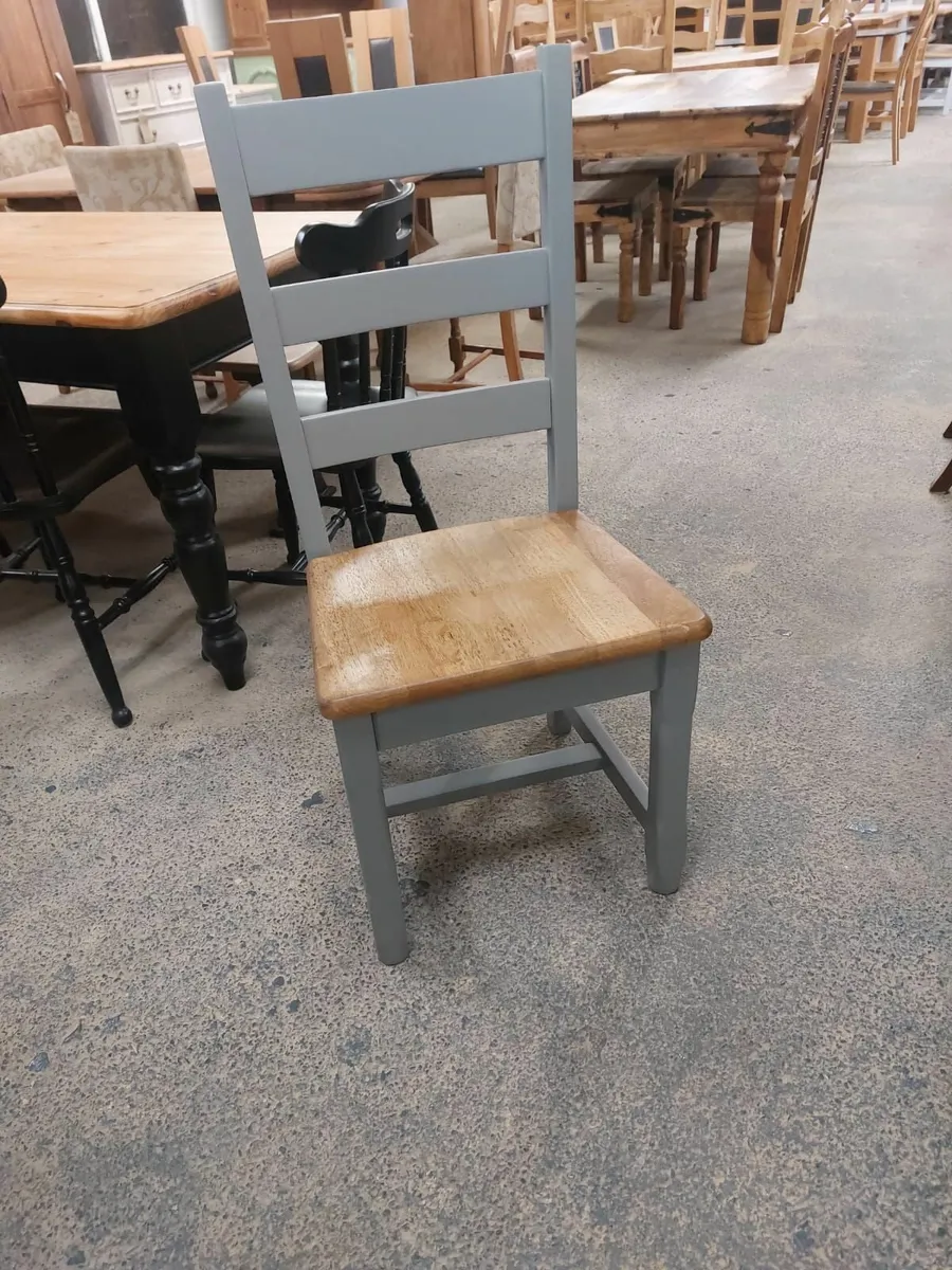 Solid oak table, 8 chairs - Image 2