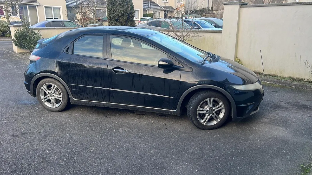 Honda civic - Image 1