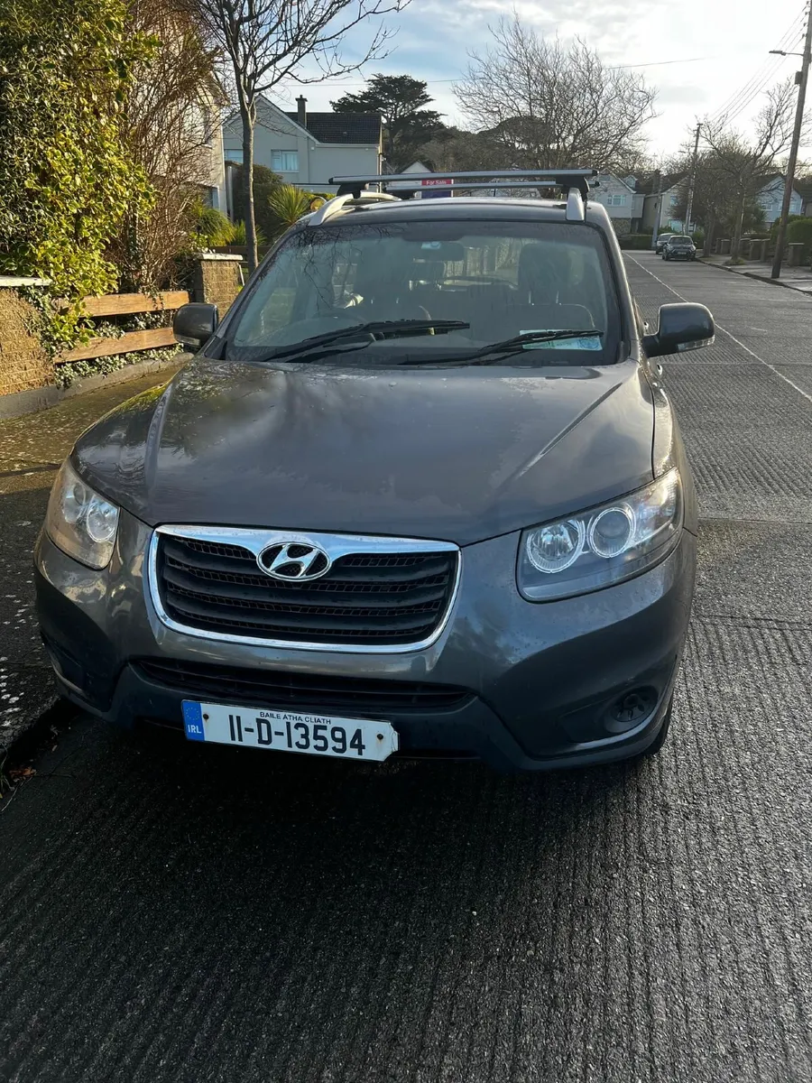 Hyundai Santa Fe 2011 - Image 1