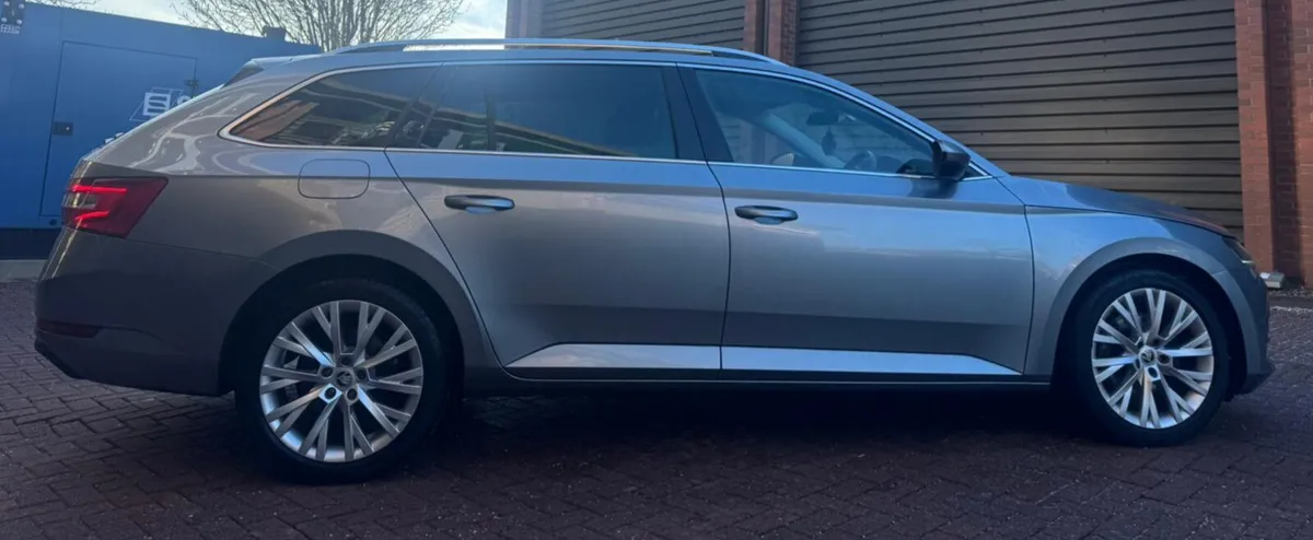 2021 skoda superb c style with leather stunning - Image 1