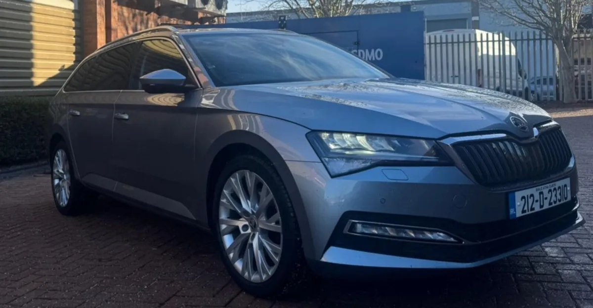 2021 skoda superb c style with leather stunning - Image 2