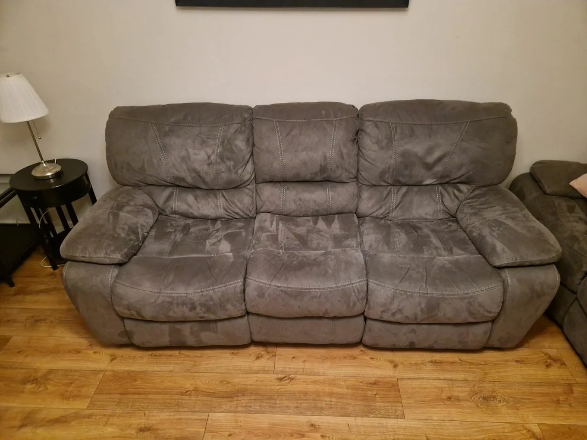 Furniture Bundle: Moving out - Image 3