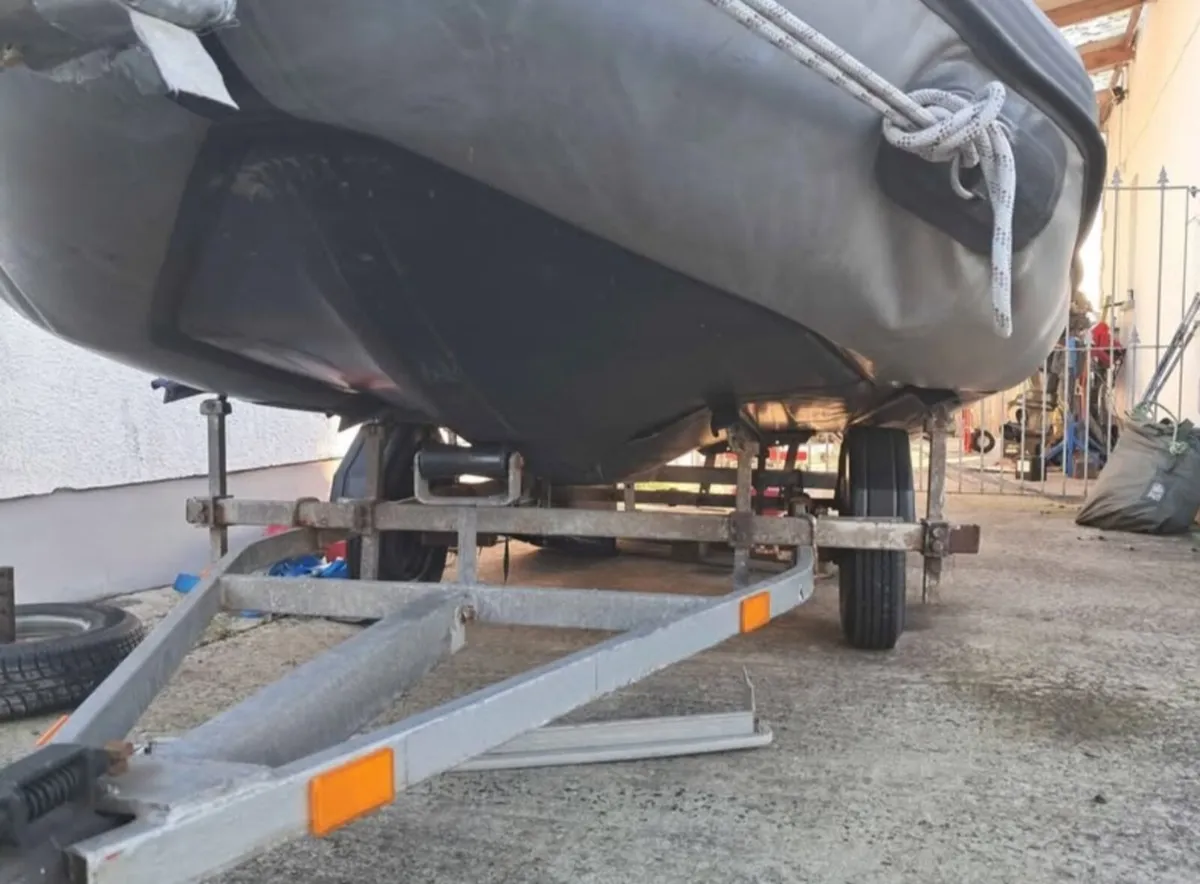 Zodiac sib trailer and 40hp engine - Image 1