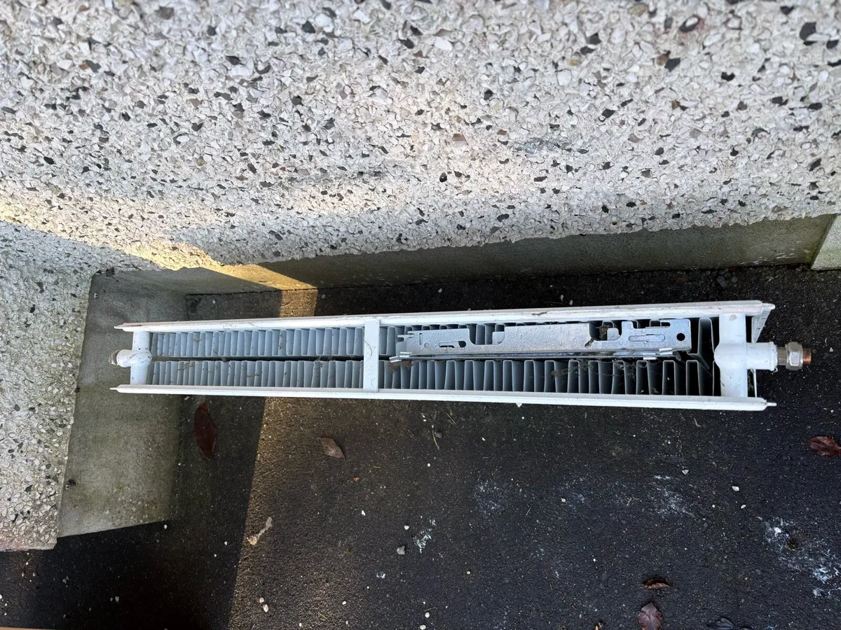 White radiator - Image 2
