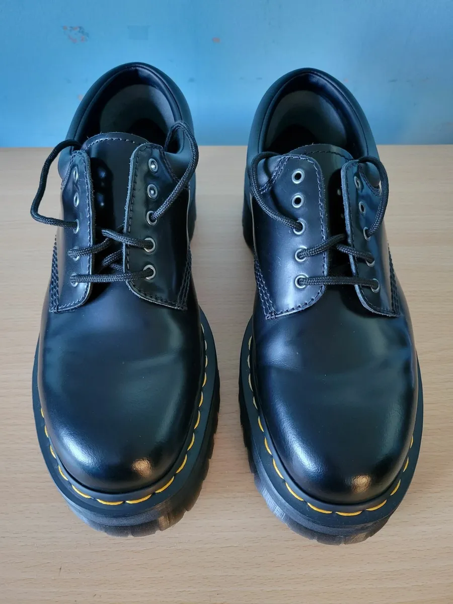 Dr Martens 8053 quad shoes. - Image 1